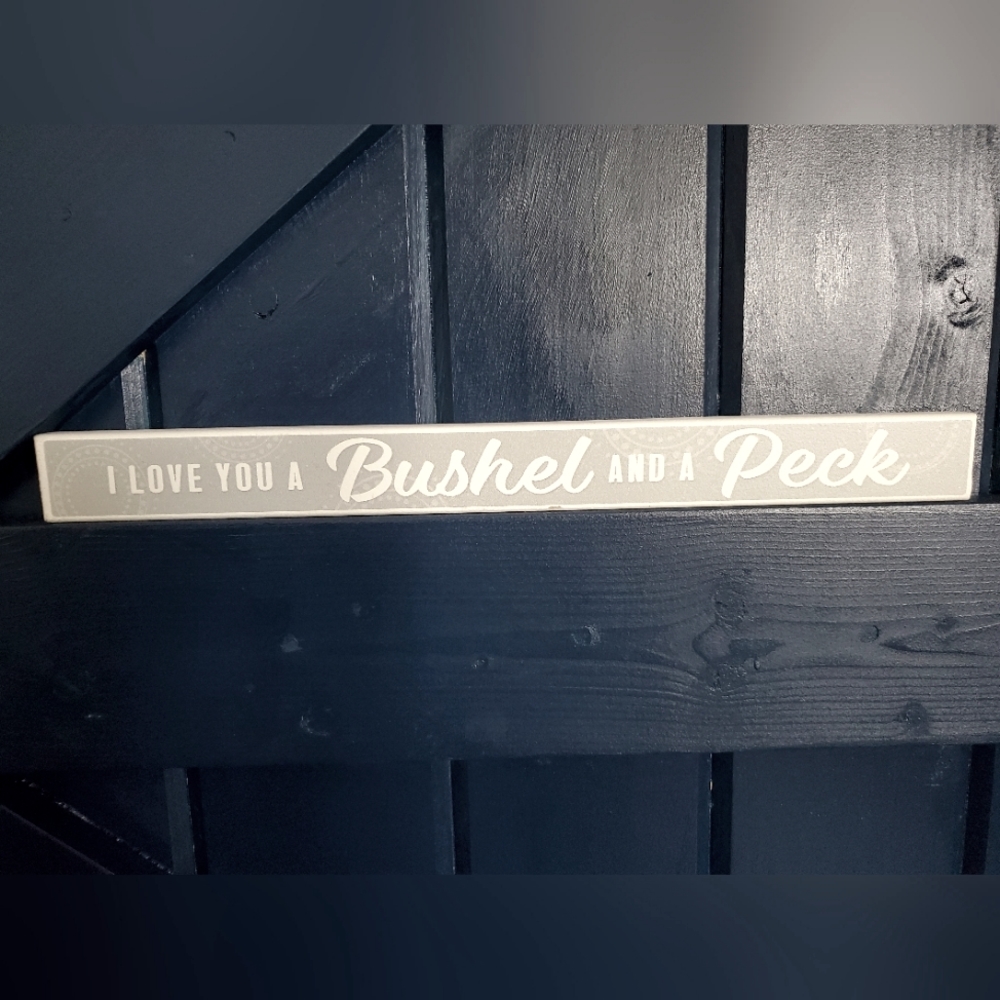 Small shelf decor